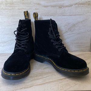 Black velvet DOC MARTENS 🖤 like new (worn once)!